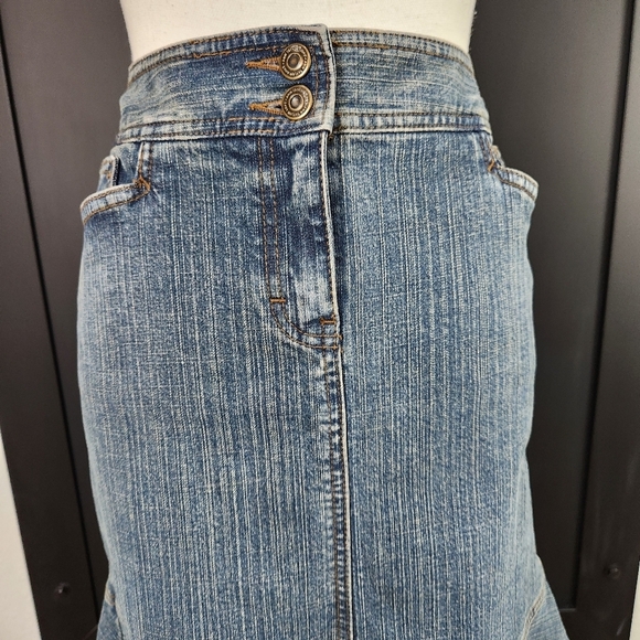 ANN TAYLOR LOFT Y2K  STRETCH JEAN SKIRT WITH RUFFLE SIZE 8 - Picture 3 of 7